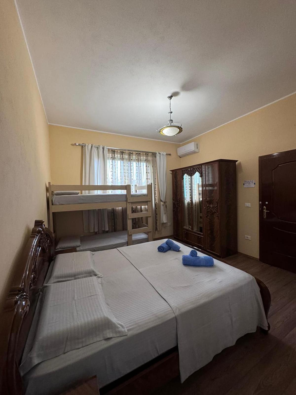 Blissful Hostel Shkoder Exterior photo