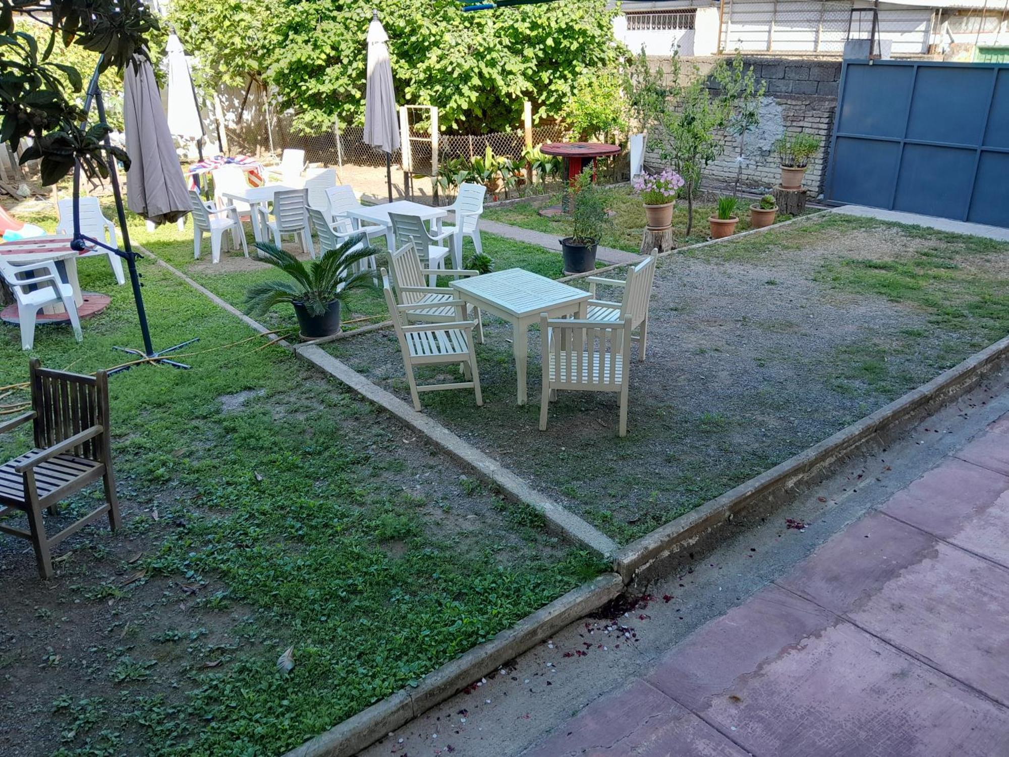Blissful Hostel Shkoder Exterior photo